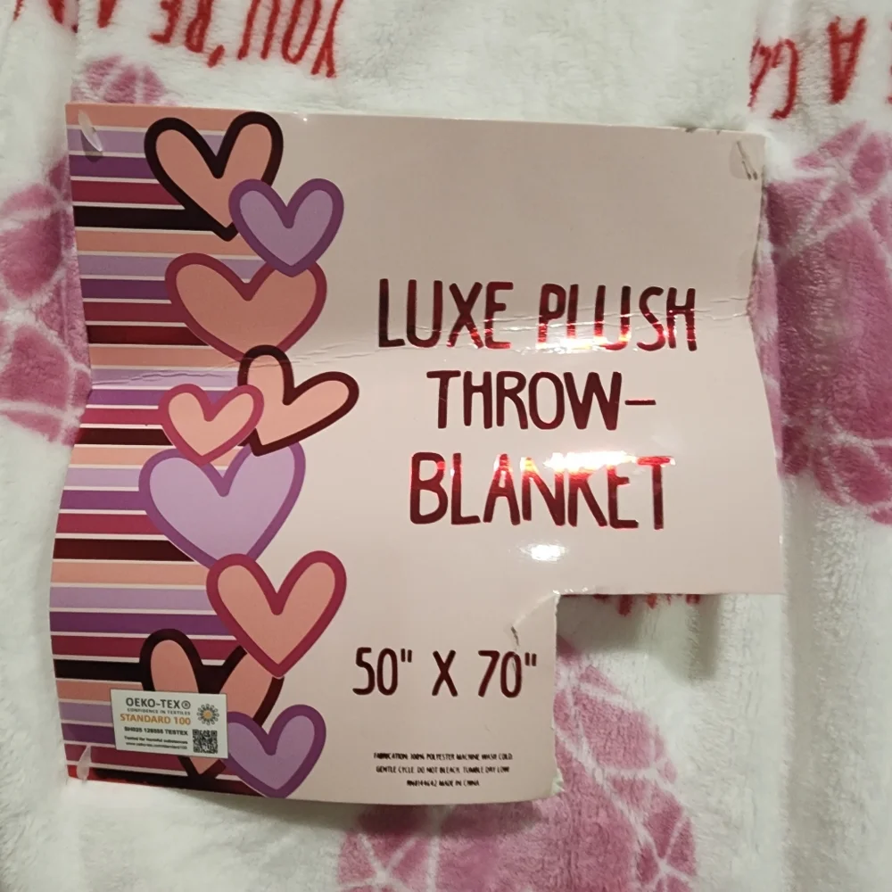 Luxe Plush Throw-Blanket